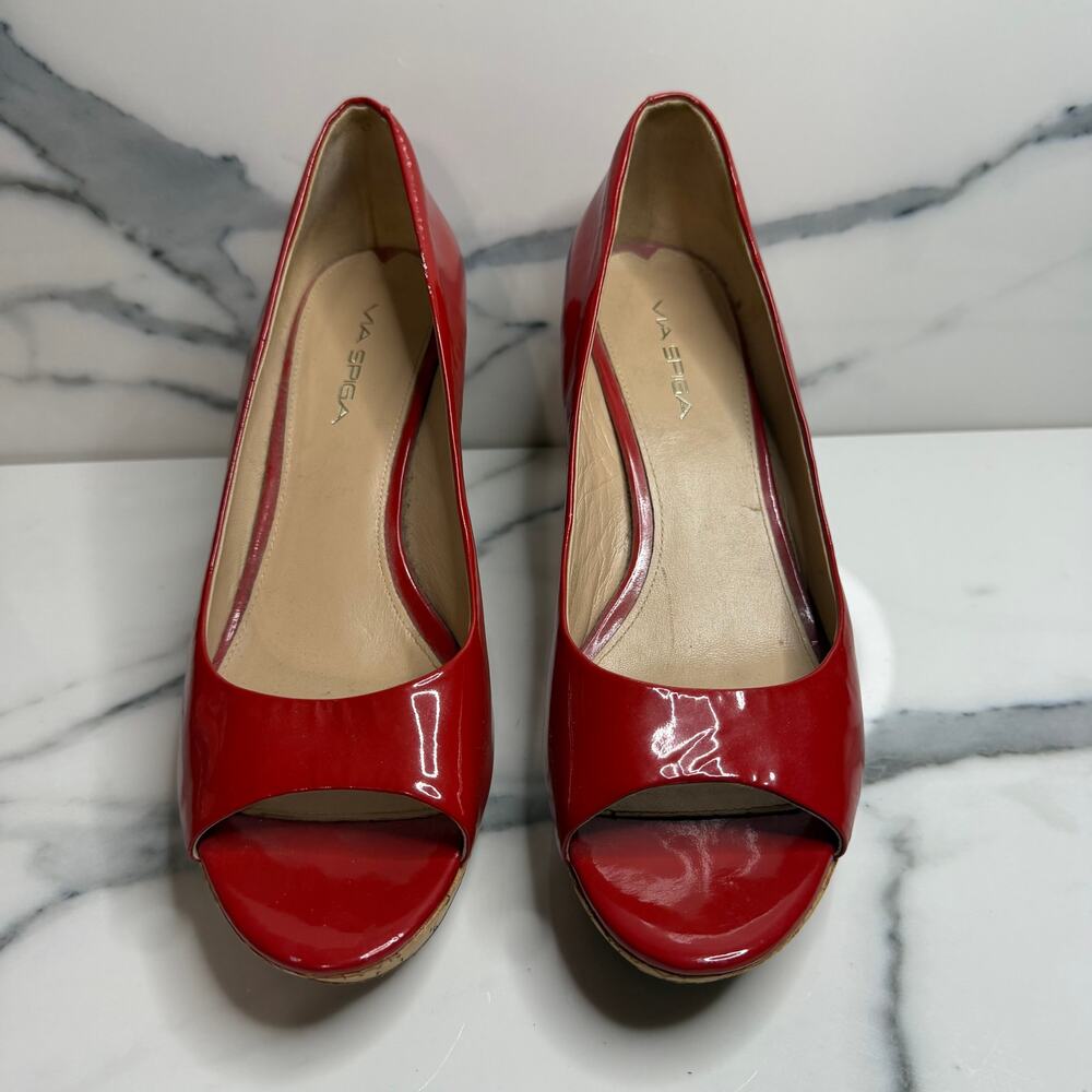 Via Spiga Women's Red Patent Leather Cork Platform Peeptoe Heels Sz 9.5 FLAW - Picture 2 of 8